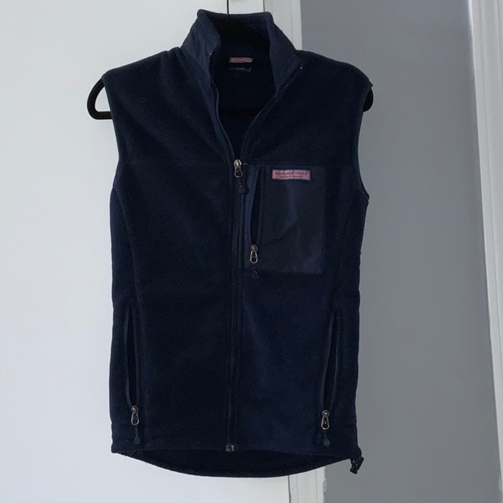 Vineyard vines fleece vest